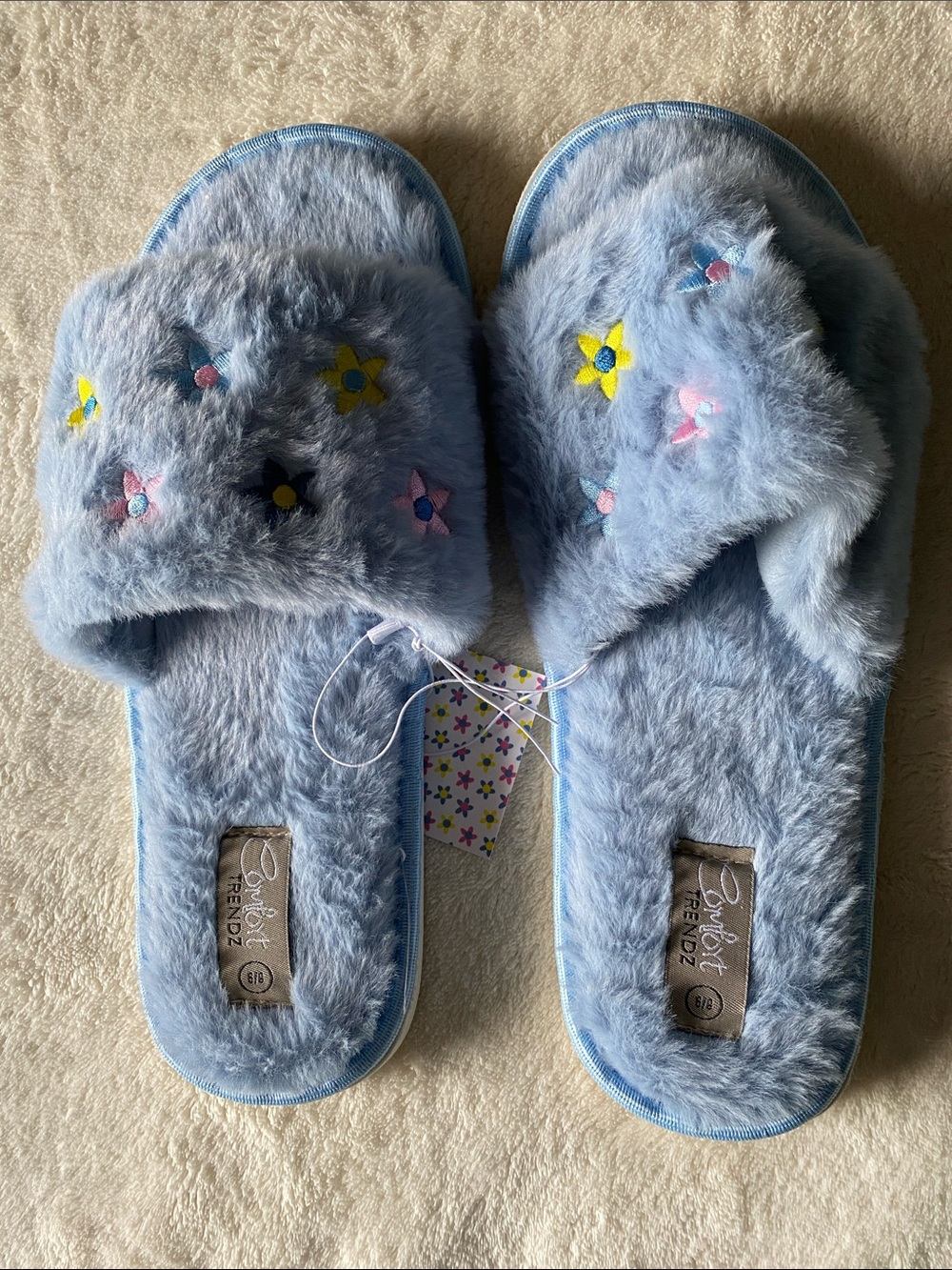Comfort Trendz women’s size 8/9 fuzzy slippers